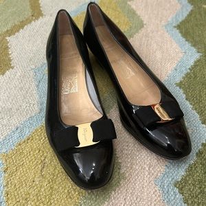 Vintage Salvatore Ferragamo Black Patent Leather Pumps Shoes 8.5 B